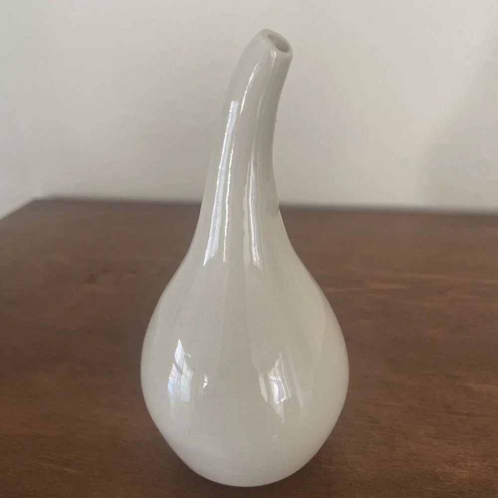 Teardrop Bud Vase Art Pottery White‎ 80s Vintage 4.5